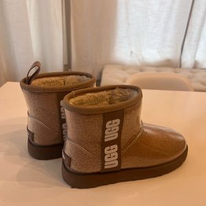 Ugg clear mini NEW. Size 6 but they run big.